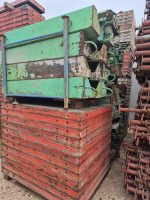 Detalj metalnih okvira i složenih oplatnih panela iz ponude Faresin zidne oplate