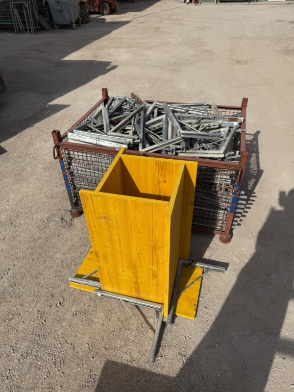 Vinkla za stubove 15–45 cm Pocinčana vinkla za stubove 15 do 45 cm